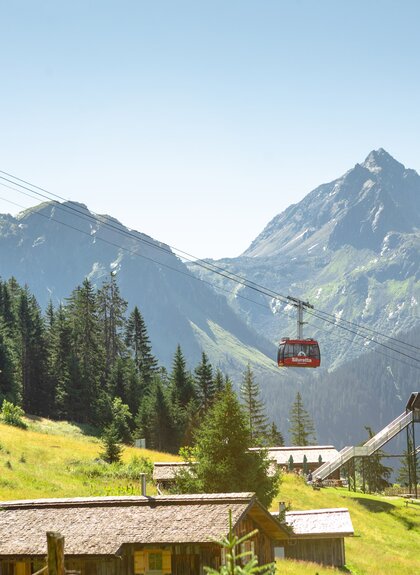 Tafamuntbahn, die gerade den Berg hinauffährt | © Golm Silvretta Lünersee Tourismus GmbH Bregenz, Stefan Kothner