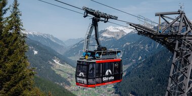 Pendelbahn die gerade den Berg hinauffährt | © Golm Silvretta Lünersee Tourismus GmbH Bregenz, Philipp Schilcher